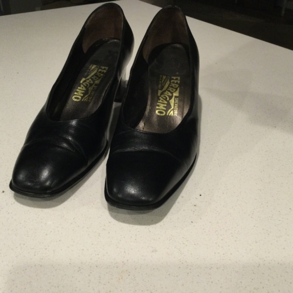 Salvatore Ferragamo Pumps - Picture 2 of 9